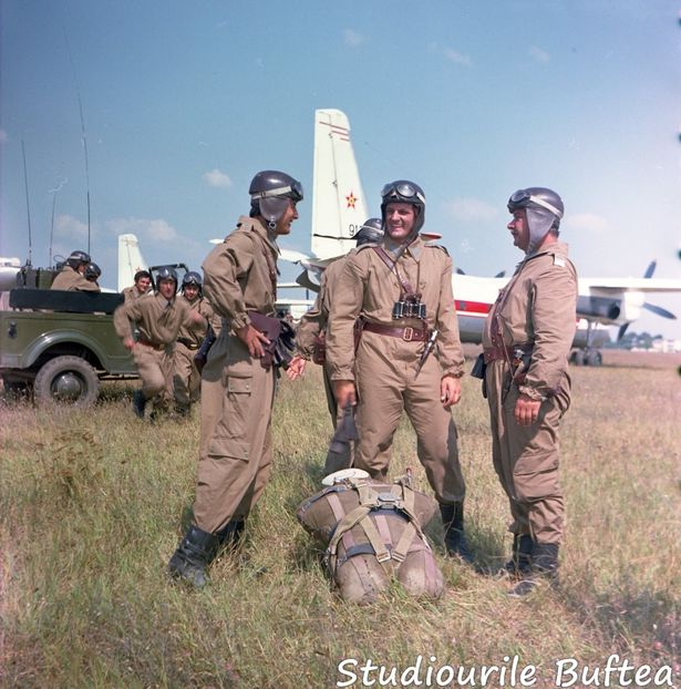 Parasutistii - Parasutistii 1972