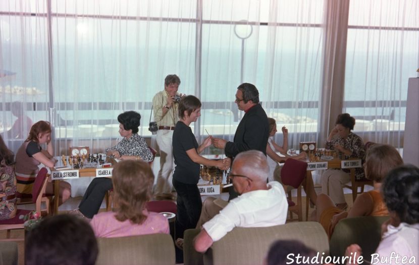 Parasutistii - Parasutistii 1972