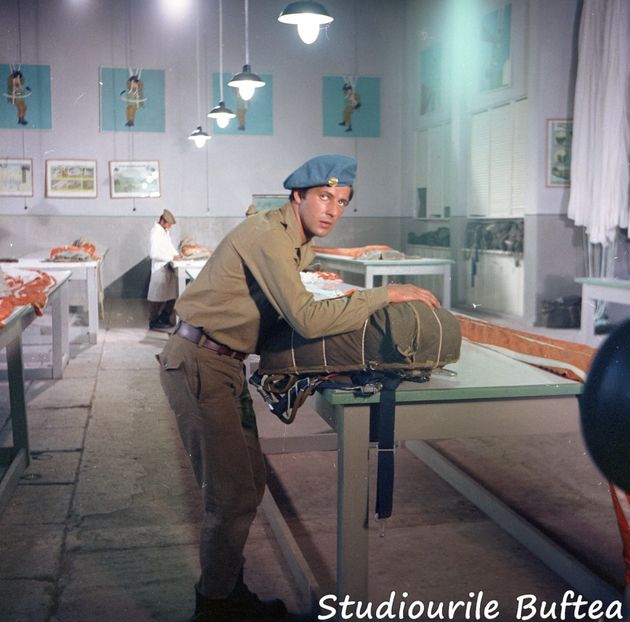 Parasutistii - Parasutistii 1972