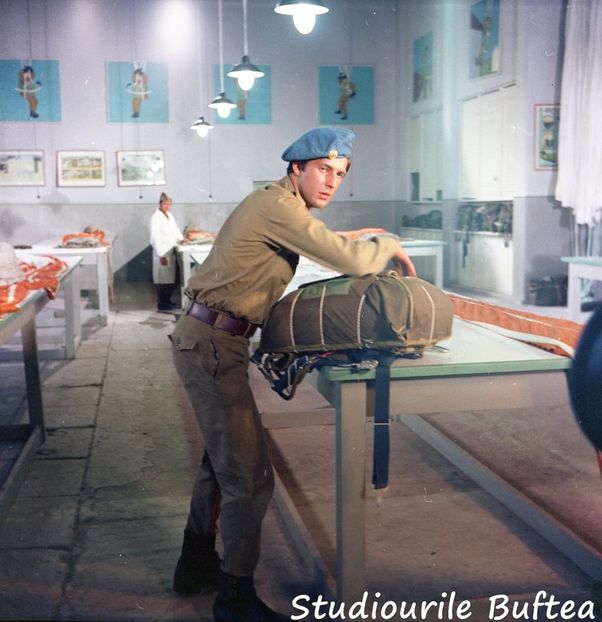 Parasutistii - Parasutistii 1972