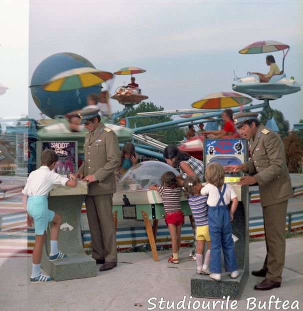 Parasutistii - Parasutistii 1972