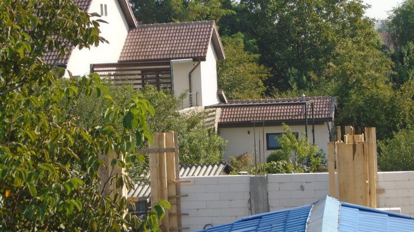 15 sept. 2021 - A reinceput activitatea la casa de alaturi - r Vara 2020-2021-2022-2023