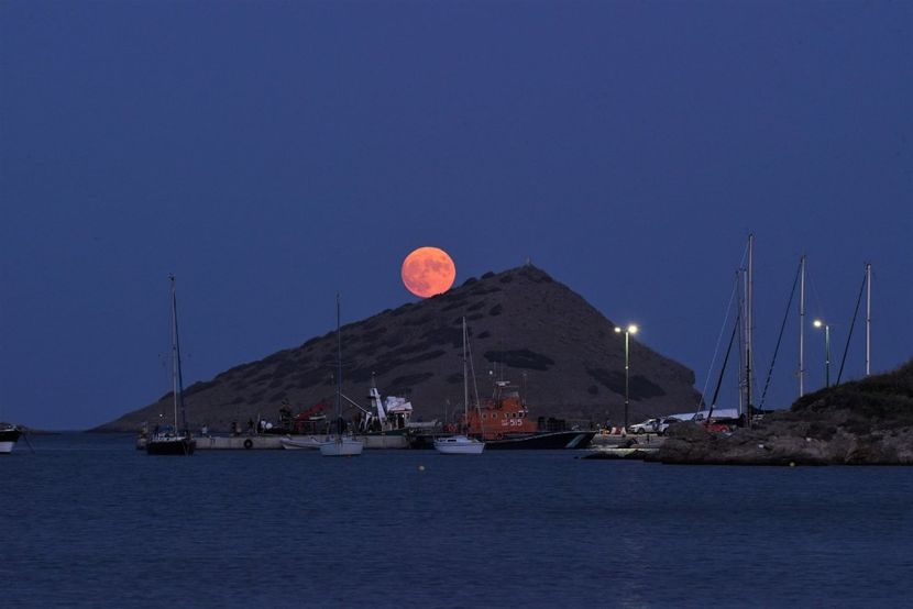 Luna plina in Pesti - Grecia - Luna - Soarele si norii - 2