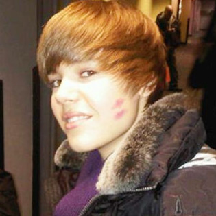 Un pupik - 00 Justin Bieber 00