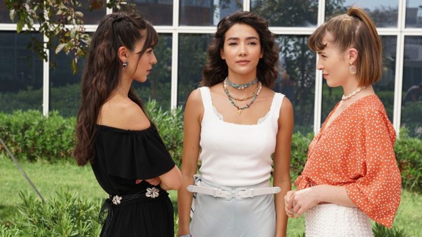 Ayda, Selin, Merve - Her yerde sen