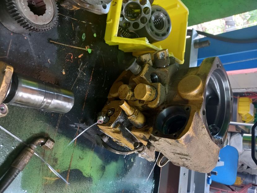 Rexroth Bosch,  CATERPILLAR - Rexroth Bosch