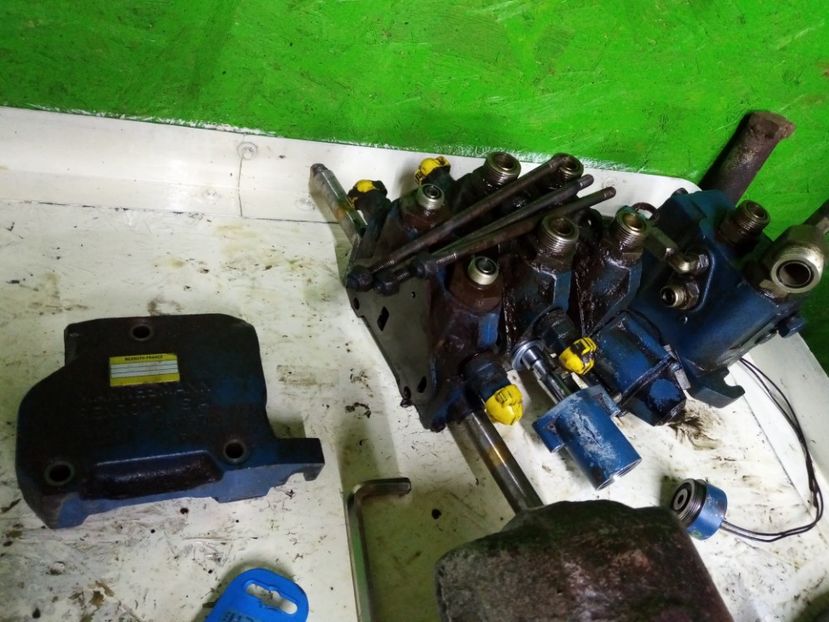 Komatsu PC35R-8 - Rexroth Bosch