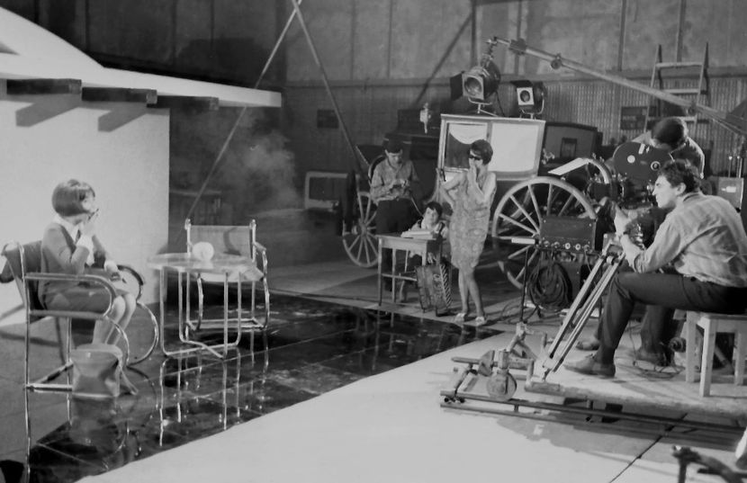 Un Film Cu O Fata Fermecatoare - Un Film Cu O Fata Fermecatoare 1966