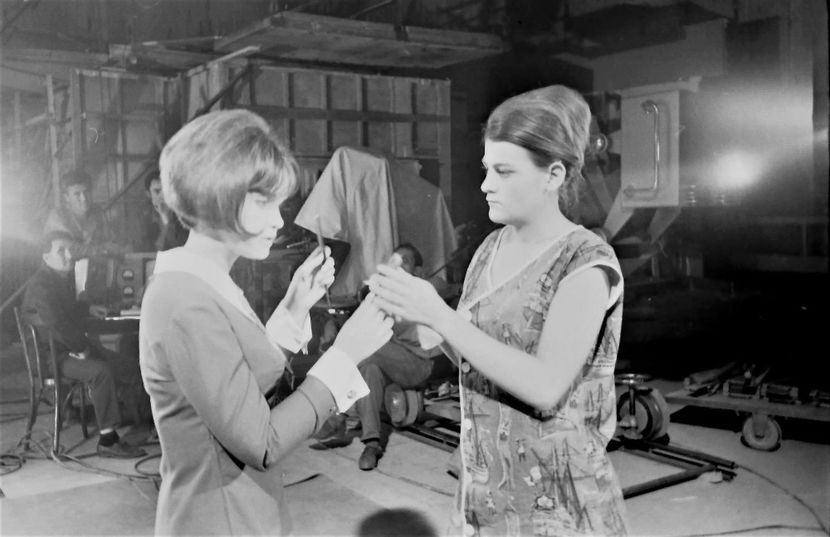 Un Film Cu O Fata Fermecatoare - Un Film Cu O Fata Fermecatoare 1966