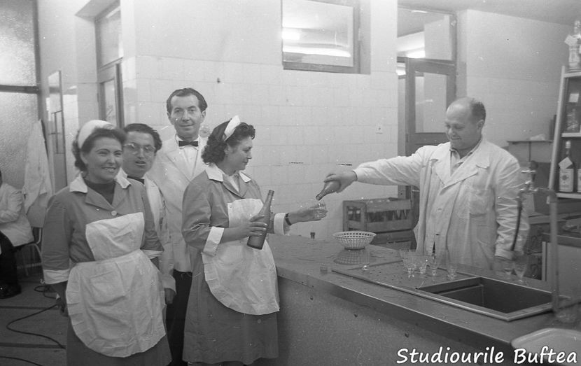 Un Film Cu O Fata Fermecatoare - Un Film Cu O Fata Fermecatoare 1966