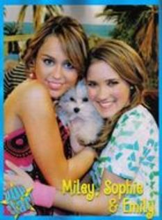 emily_osment_1247159330