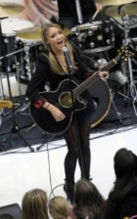 emily_osment_1257163893