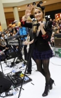 emily_osment_1257163897