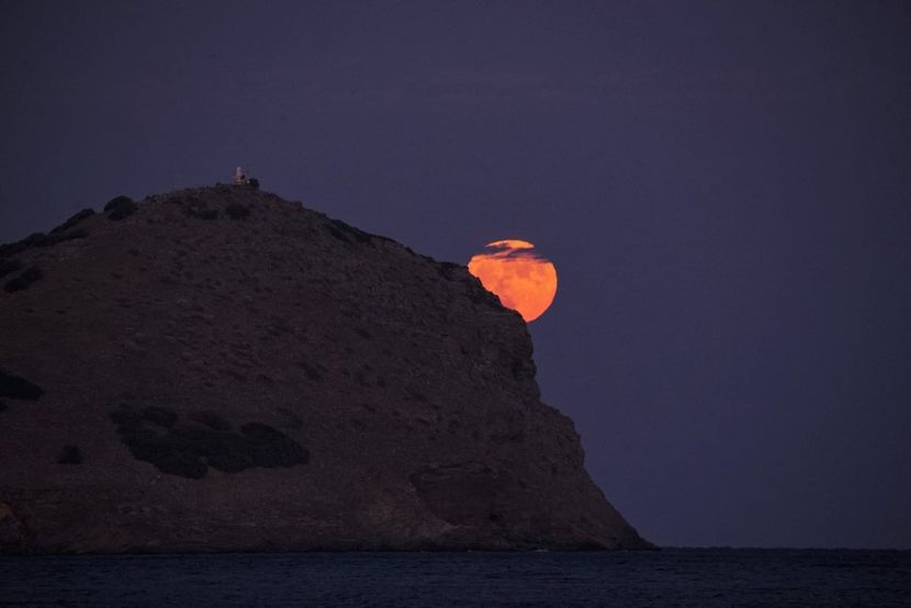 Luna plina in Berbec - Grecia - Luna - Soarele si norii - 2