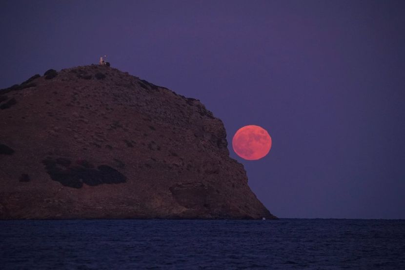 Luna plina in Berbec - Grecia - Luna - Soarele si norii - 2
