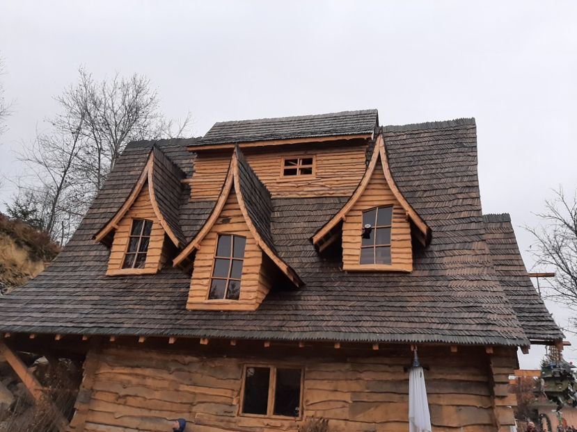  - Povestea calendarului și Castelul Zânelor din Porumbacul de Sus