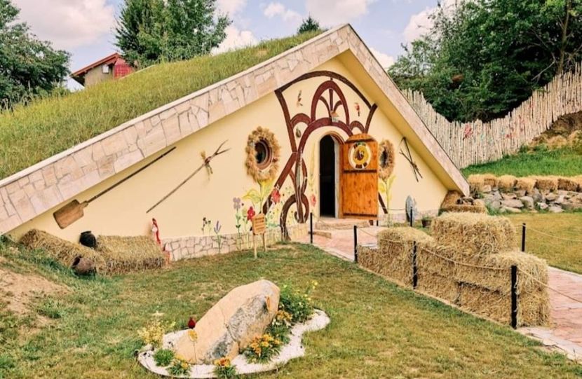  - Povestea calendarului și Castelul Zânelor din Porumbacul de Sus
