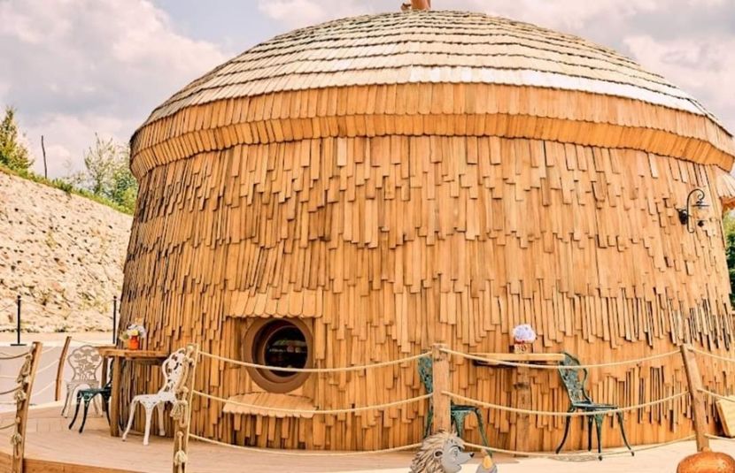  - Povestea calendarului și Castelul Zânelor din Porumbacul de Sus