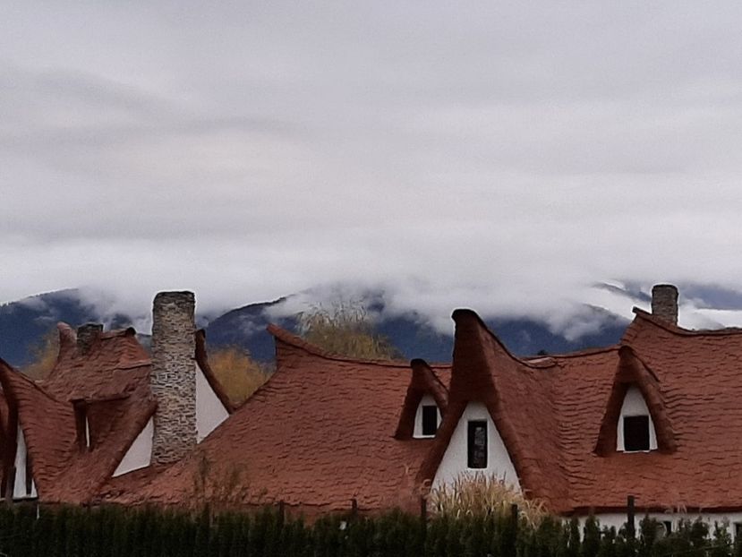  - Povestea calendarului și Castelul Zânelor din Porumbacul de Sus