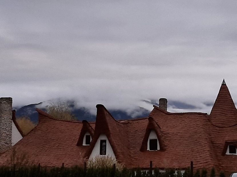  - Povestea calendarului și Castelul Zânelor din Porumbacul de Sus