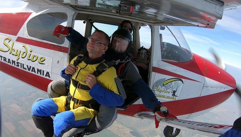 GH019649 15 - skydive