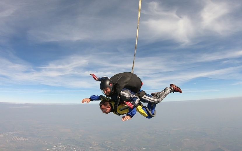 GH019649 22 - skydive