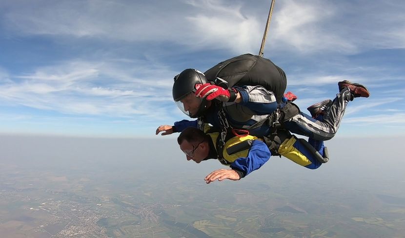 GH019649 24 - skydive