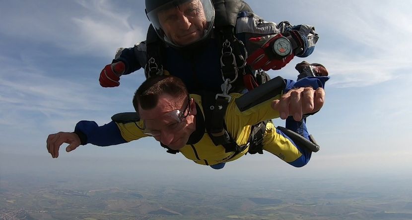 GH019649 32 - skydive