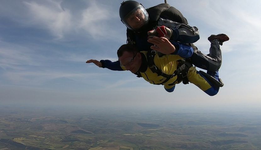 GH019649 34 - skydive