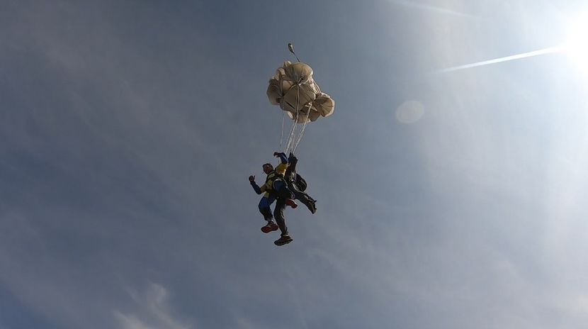 GH019649 36 - skydive