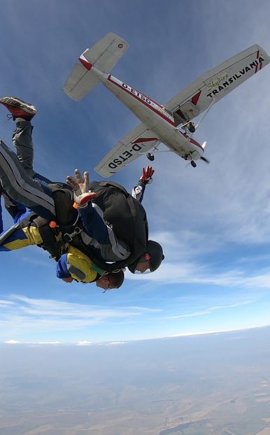GH019649 2223 - skydive