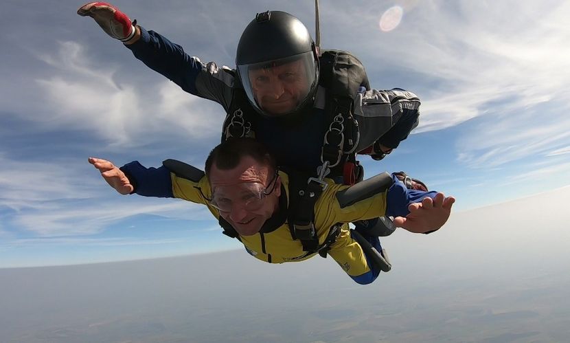 GH019649 3198 - skydive