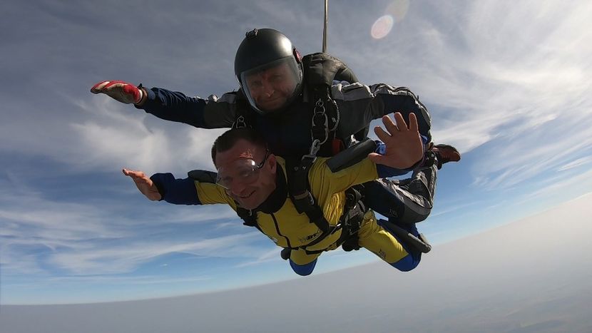 GH019649 3235 - skydive