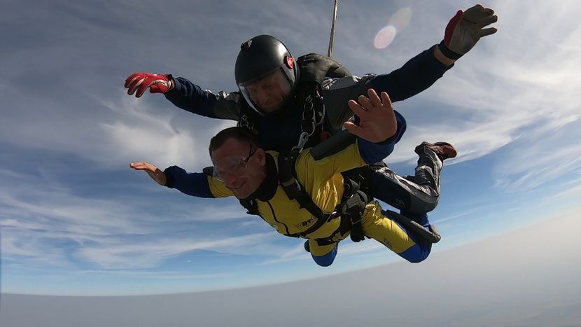 GH019649 3256 - skydive