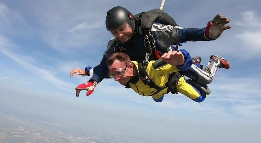 GH019649 3841 - skydive