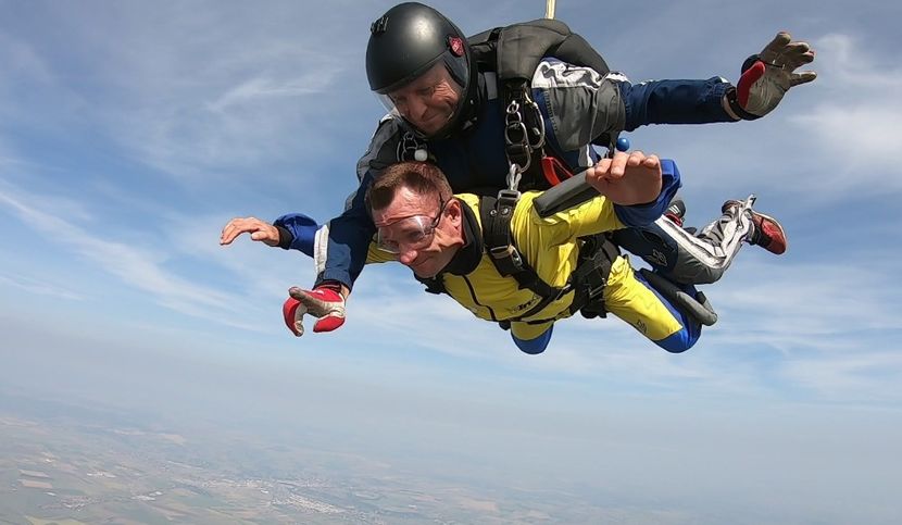 GH019649 3852 - skydive
