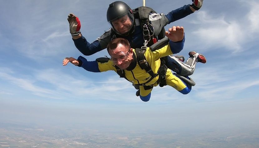 GH019649 3890 - skydive