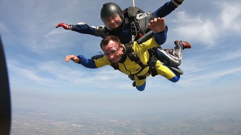 GH019649 3906 - skydive