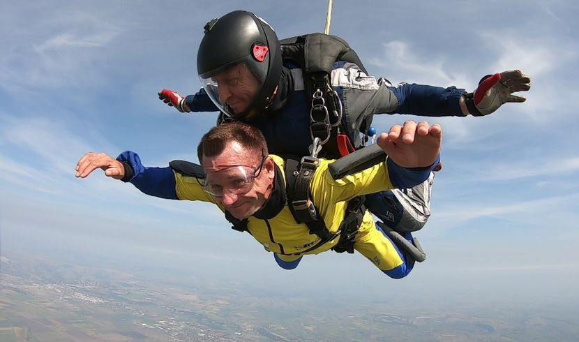 GH019649 4104 - skydive