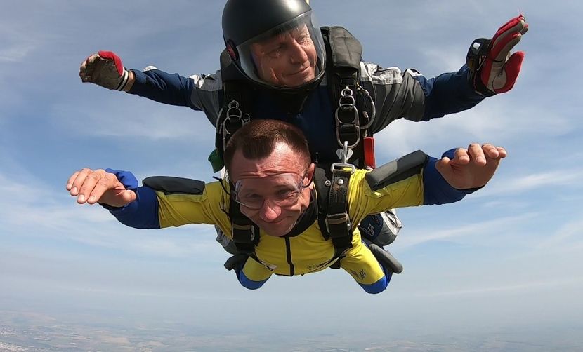 GH019649 4138 - skydive