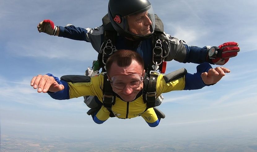 GH019649 4157 - skydive