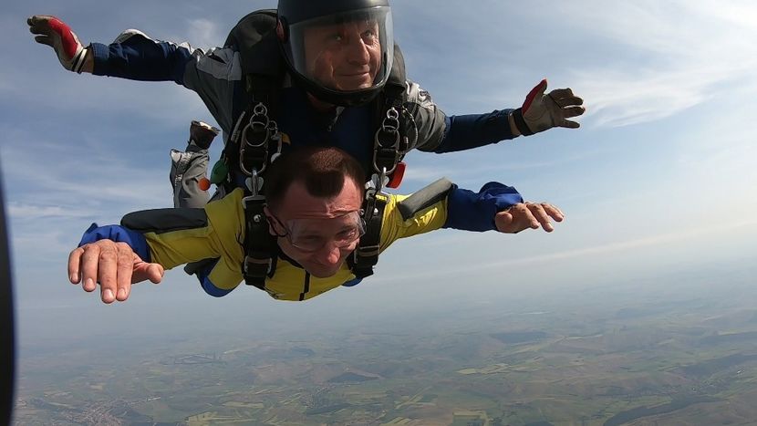 GH019649 4241 - skydive