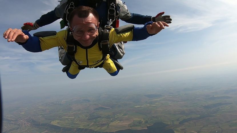 GH019649 4282 - skydive