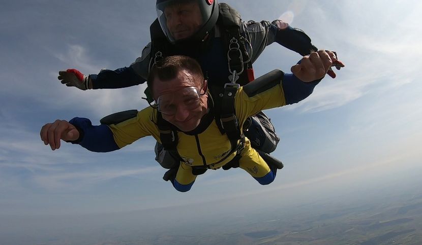 GH019649 4443 - skydive