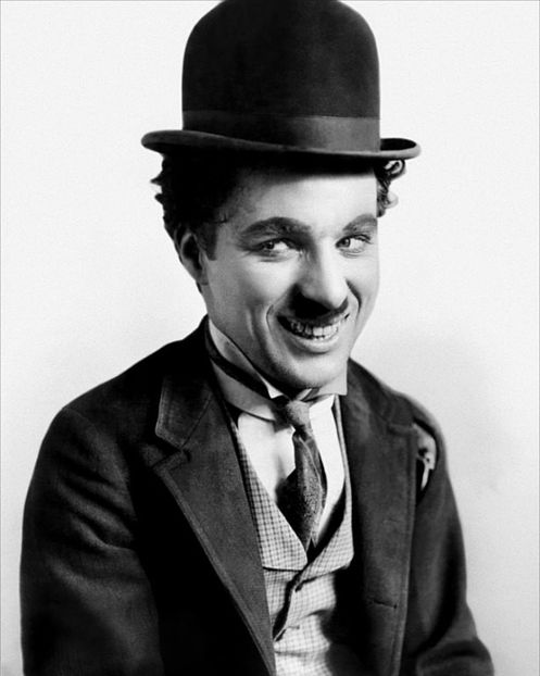 614px-Charlie_Chaplin - CHARLIE CHAPLIN