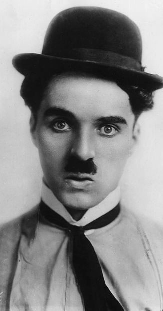 MV5BNDcwMDc0ODAzOF5BMl5BanBnXkFtZTgwNTY2OTI1MDE@._V1_UY1200_CR73,0,630,1200_AL_ - CHARLIE CHAPLIN