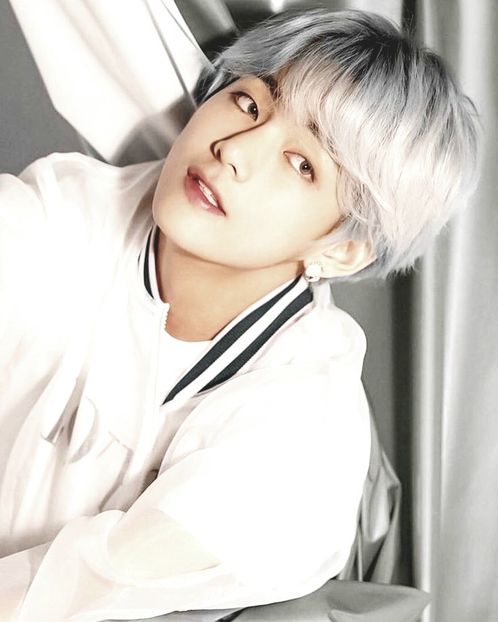 White - - 5 - Konnichiwa