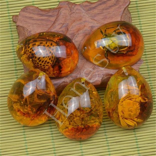  - Brelocuri medalioane etc