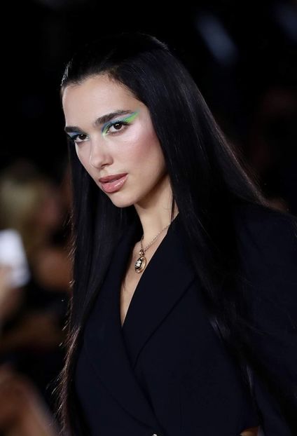  - - H - Grupul Prieteniei