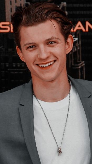 61a75d9bfca3d3dadac348f2523ce4f8 - Tom Holland